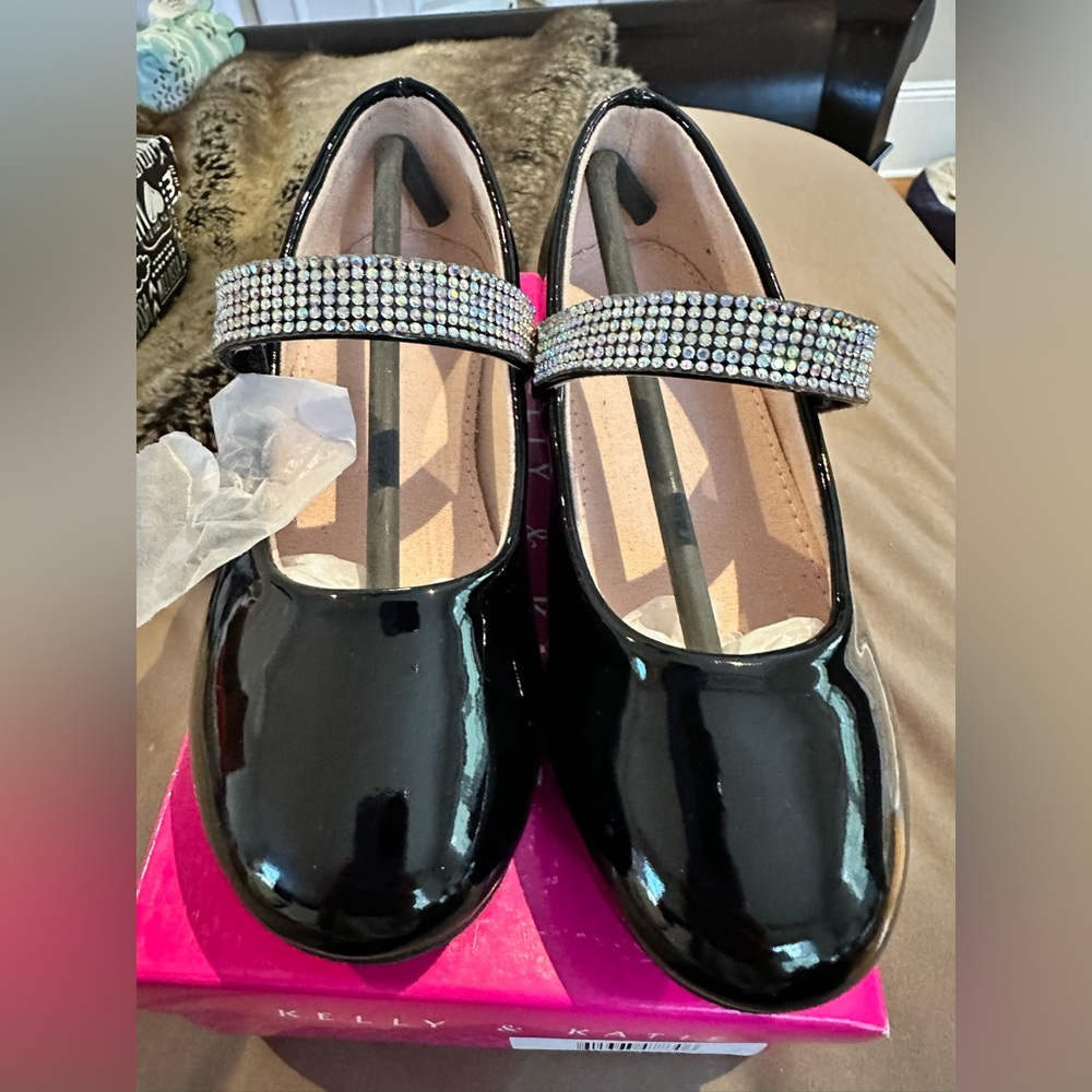 Brand new, never worn patent leather shoes, size 11